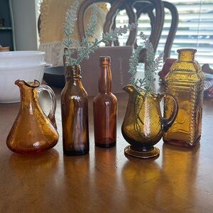 Lot of vintage small amber bottles